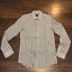 Lightweight cross pattern men’s button down